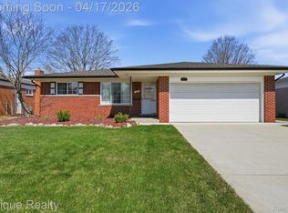13137 Brierstone Dr, Sterling Heights, MI 48312