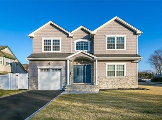 5 Blanche St, Plainview, NY 11803