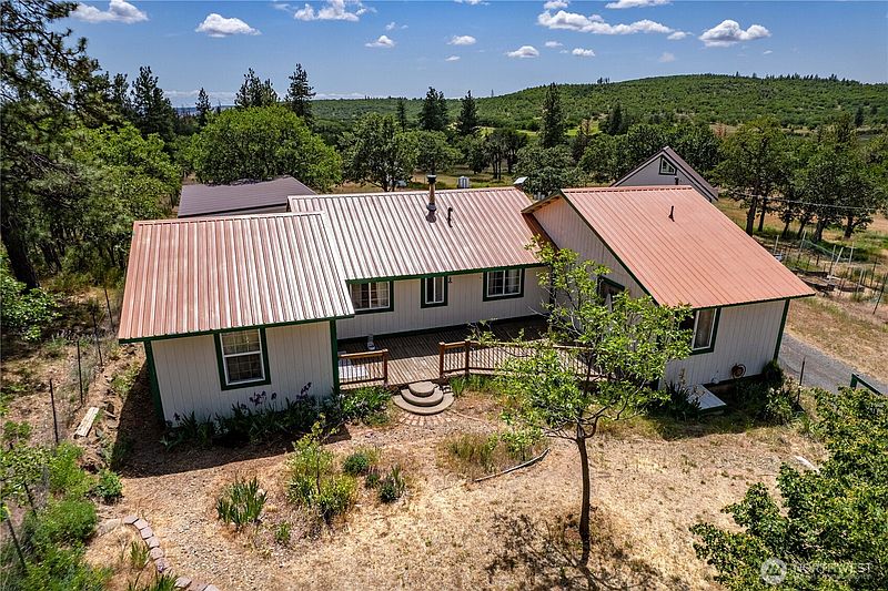 3rd image of 566 Woodlane Road