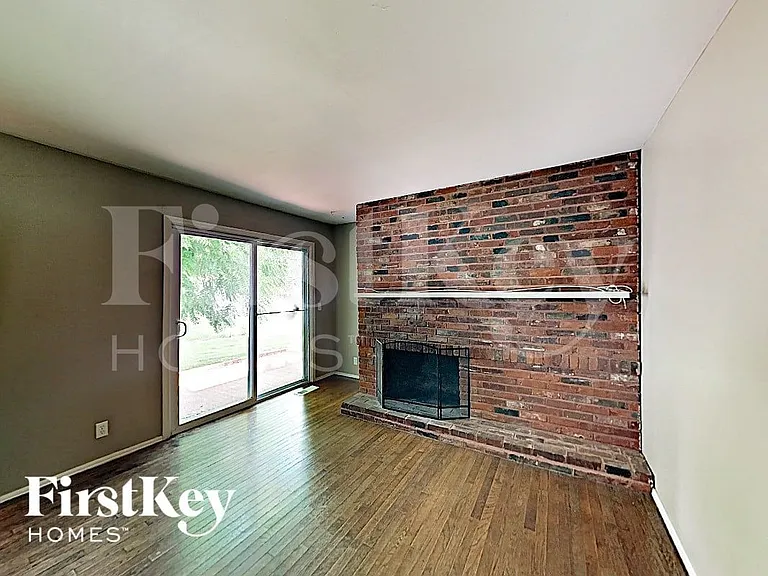3558 Whispering Woods Dr — Photo 3