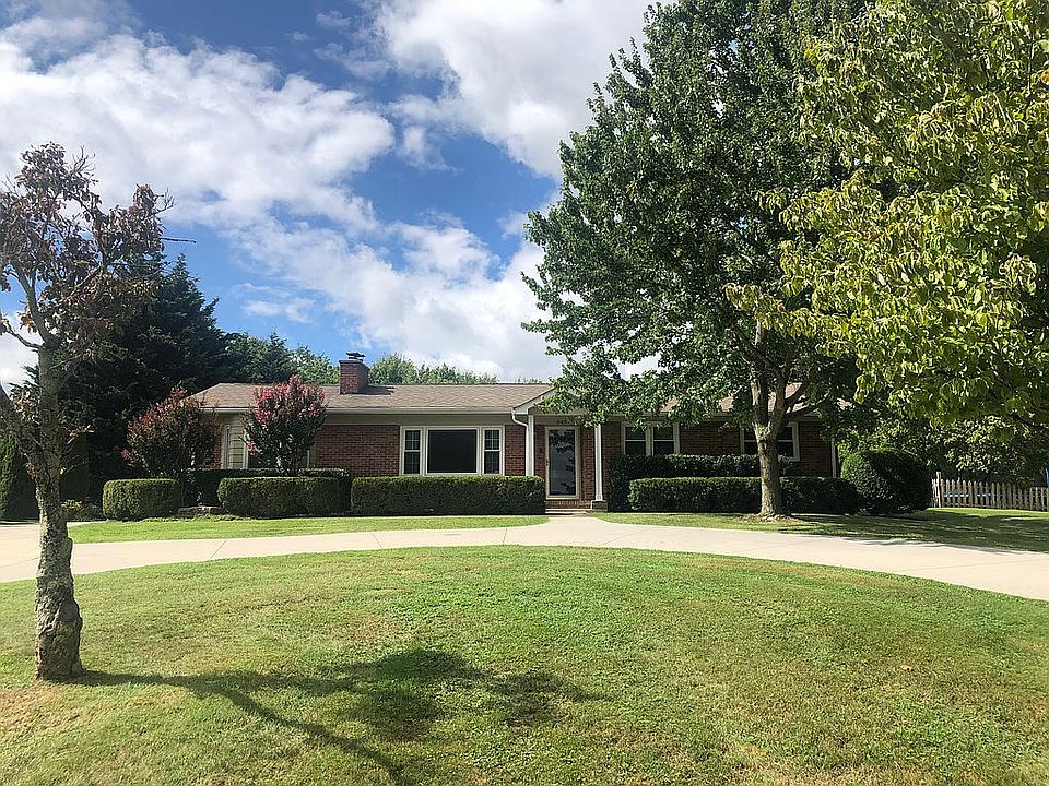 1st image of 843 Panacella Dr