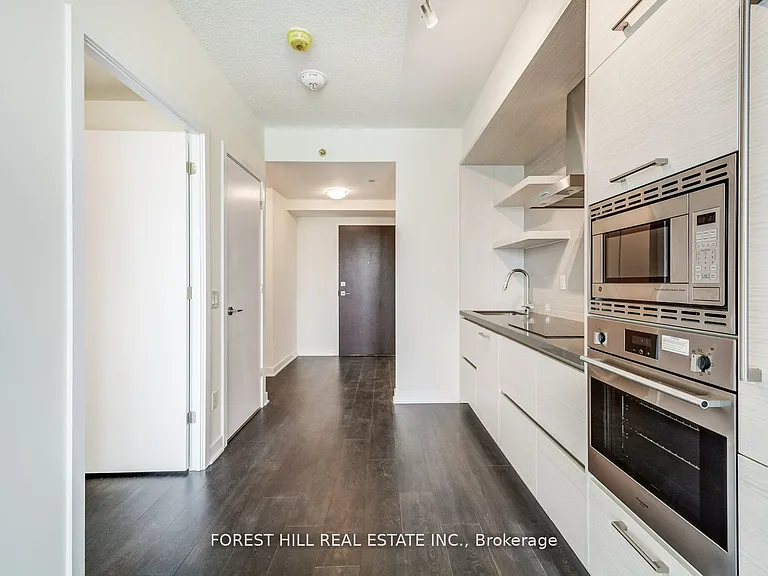 2221 Yonge St #5010 — Photo 10
