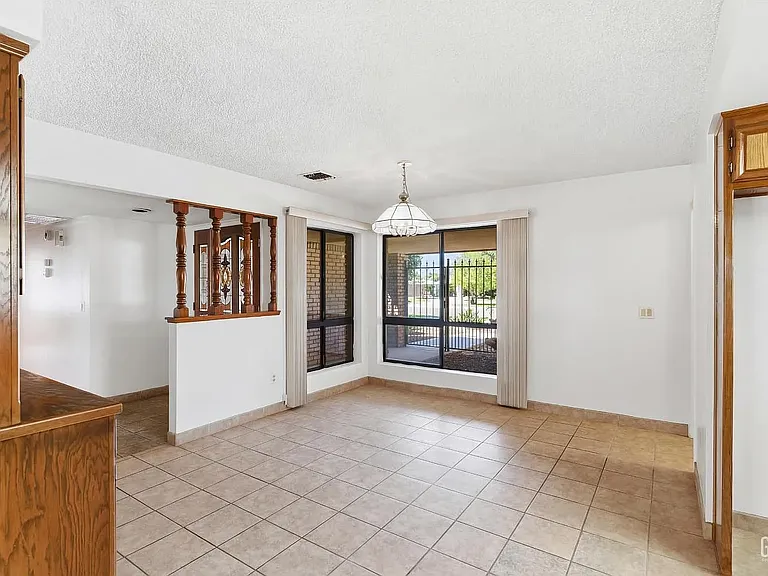 5984 Oakhaven St — Photo 4