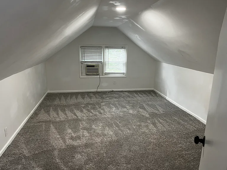 1030 McClain Dr — Photo 12