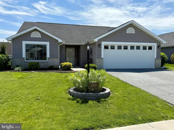 209 Benedict Ave, Chambersburg, PA 17201