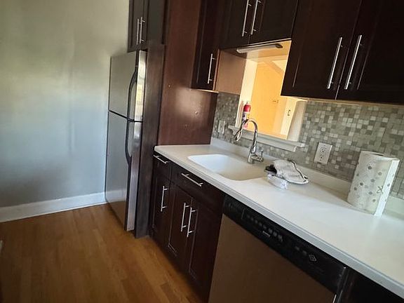 3rd image of 2221 Kearney St APT 5