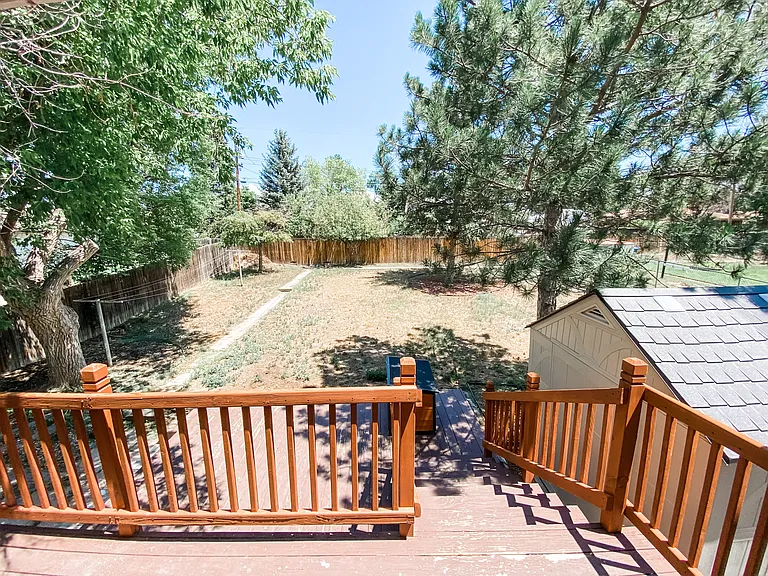5033 Pineridge Ave — Photo 17