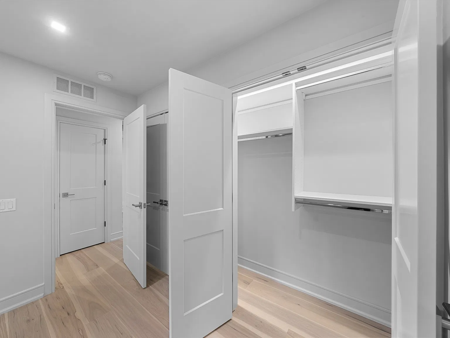 2 bed, 1050 sqft, $3,550 — Photo 4