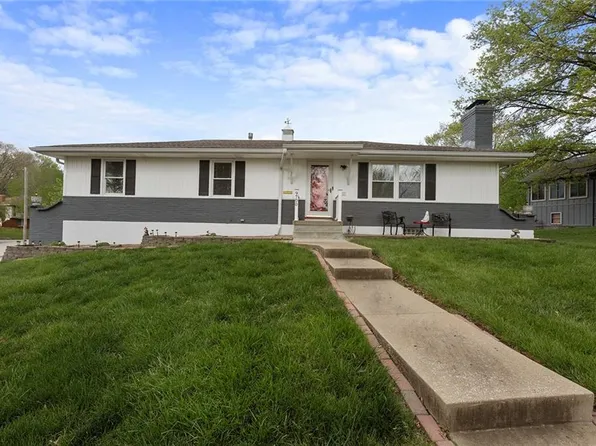 9700 E 82nd Ter, Raytown, MO 64138