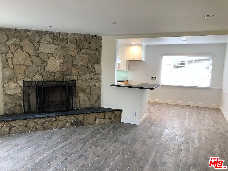 1st image of 1049 Larch St APT 3