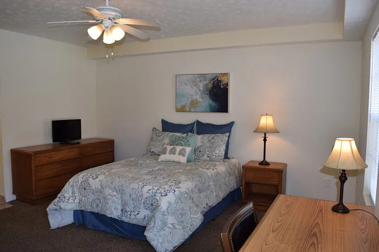 University Pointe Apartments — Photo 3