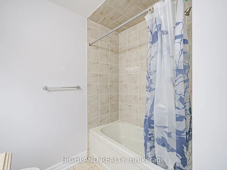 265 Ellen Davidson Dr #4 — Photo 38