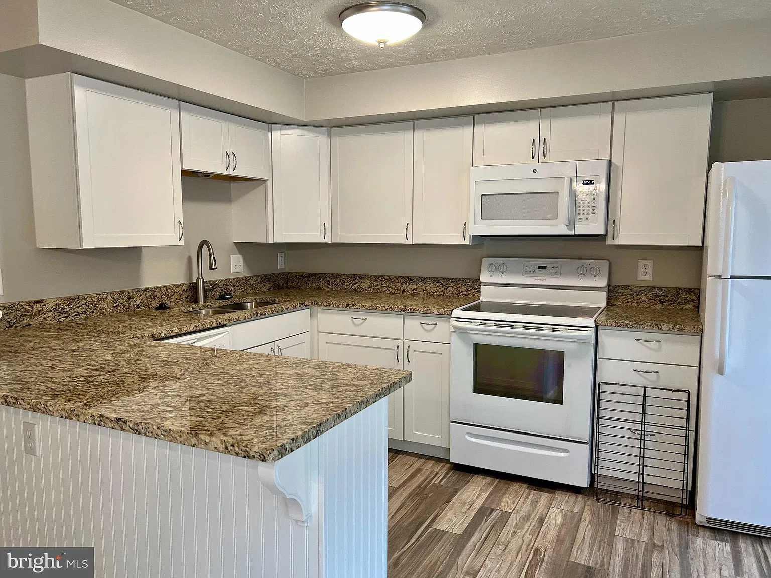 3 bed, 2.5 bath, 1820 sqft, $2,295 — Photo 2
