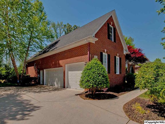 3rd image of 144 Holbrook Dr