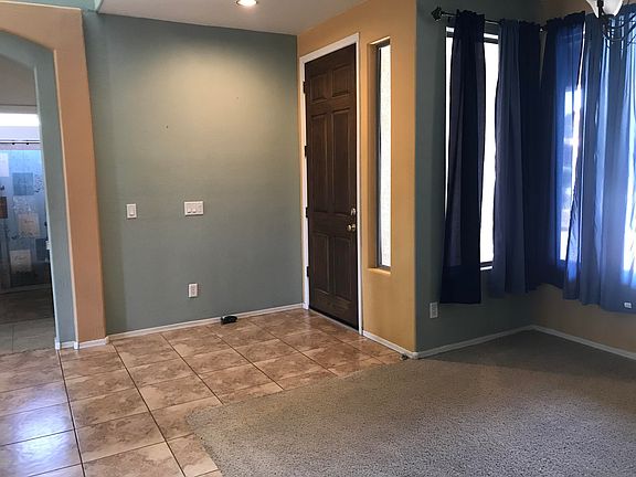 4th image of 2533 E Chester Dr