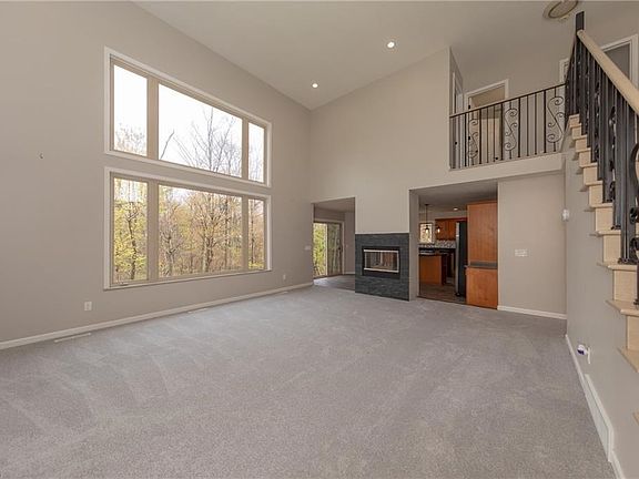 5th image of 307 Knollwood Trl