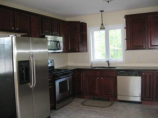 3rd image of 49 Pearl Ave