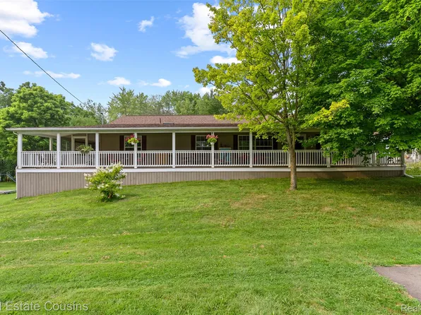 110 Washington St, Byron, MI 48418