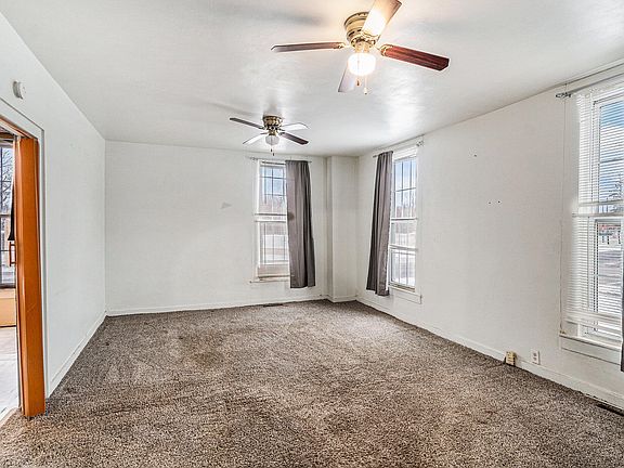 5th image of 310 Chestnut St