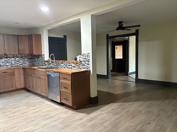 3rd image of 204 N Lind St