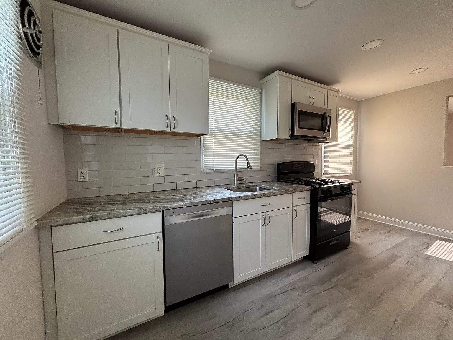 4 bed, 1308 sqft, $3,000 — Photo 3