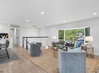 106 Falcon Rd, Livingston, NJ 07039