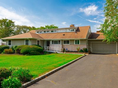 70 West Lane, Bay Shore, NY, 11706