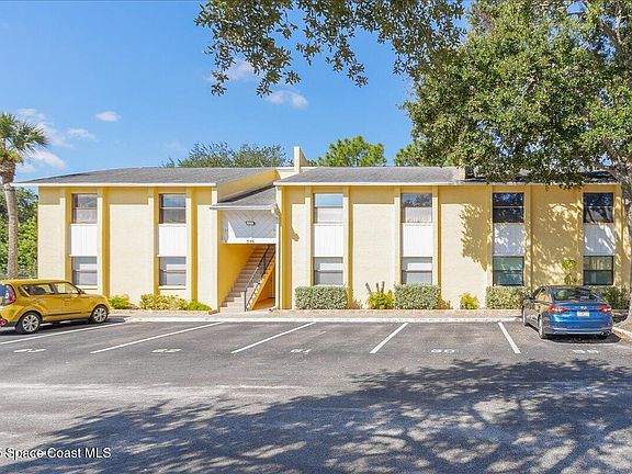 2nd image of 586 N Wickham Rd APT 63