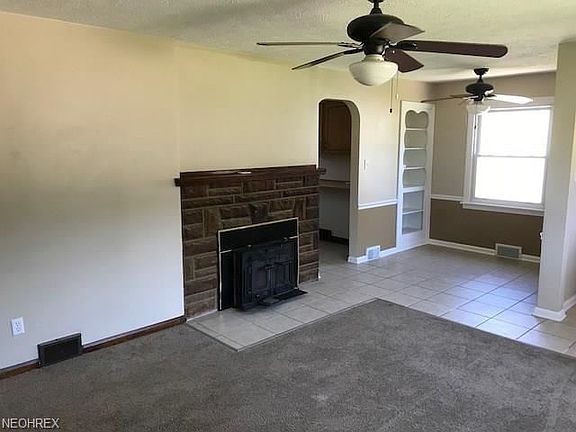 3rd image of 3831 Louise St