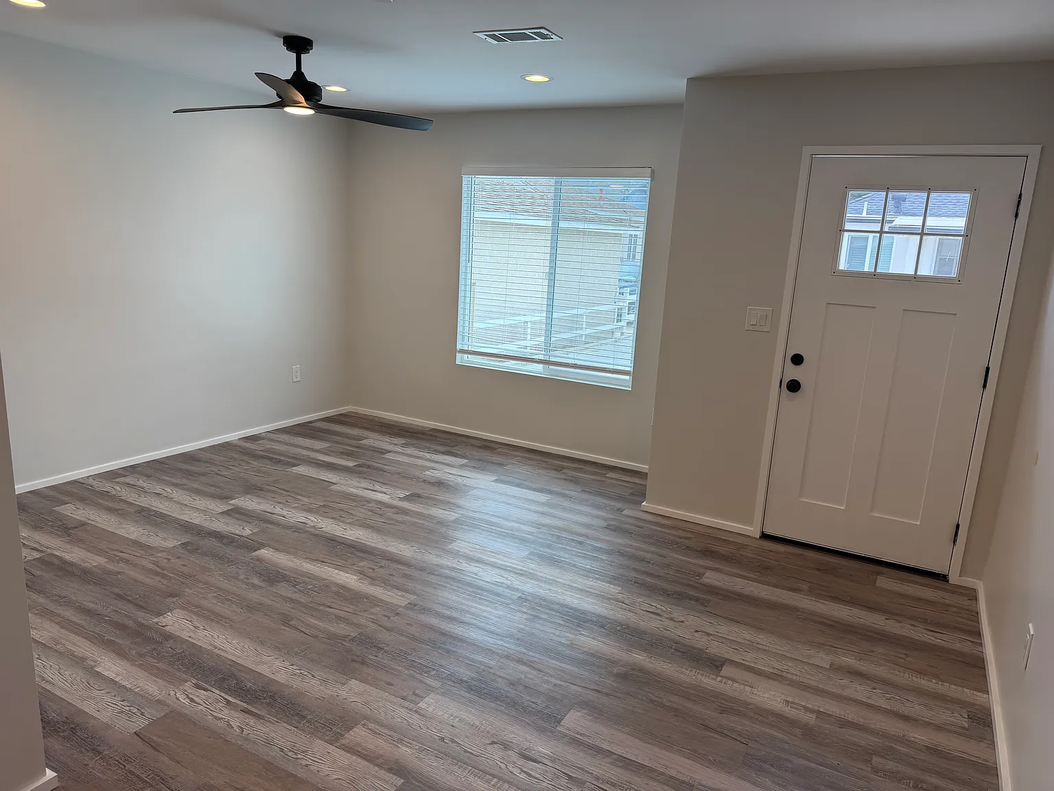 2 bed, 2.5 bath, 1100 sqft, $3,300 — Photo 3