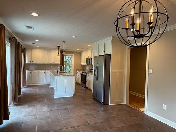 4th image of 30 Blount Dr