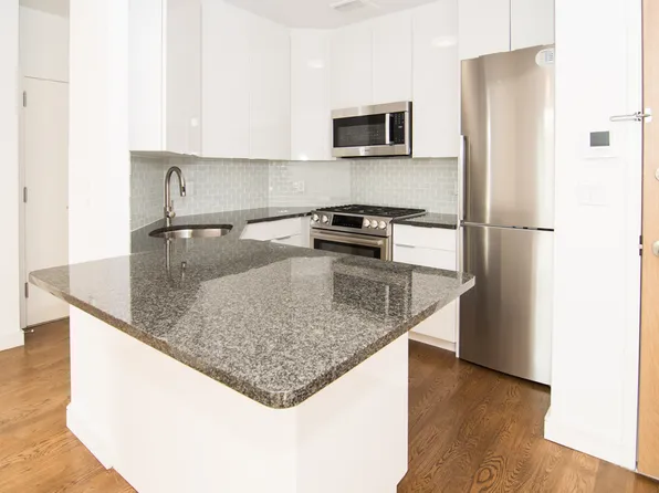 689 Leonard Street image 24 of 24