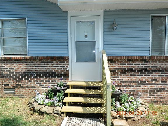 3rd image of 1310 W Oakland St
