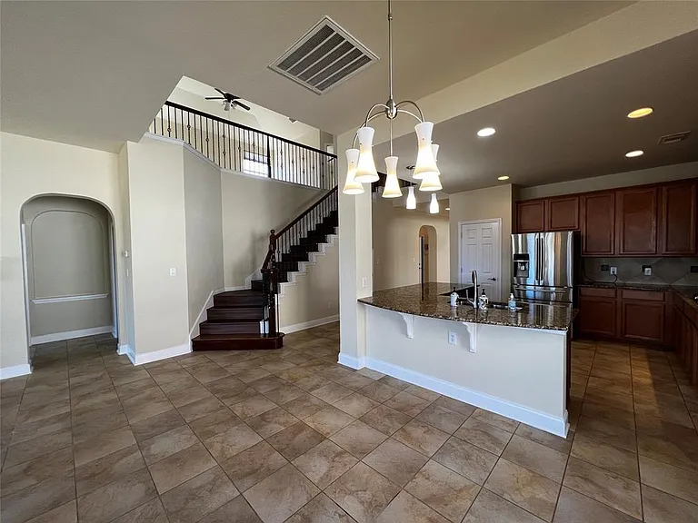 15224 Interlachen Dr — Photo 9