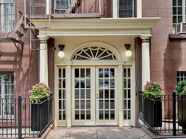 213 W 13th St #5C — Photo 12