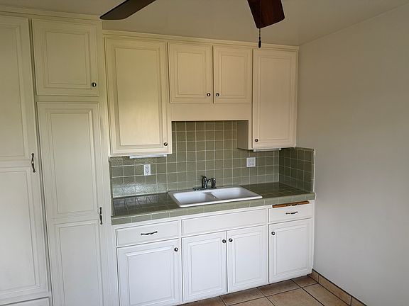 3rd image of 4623 E 14th St #G