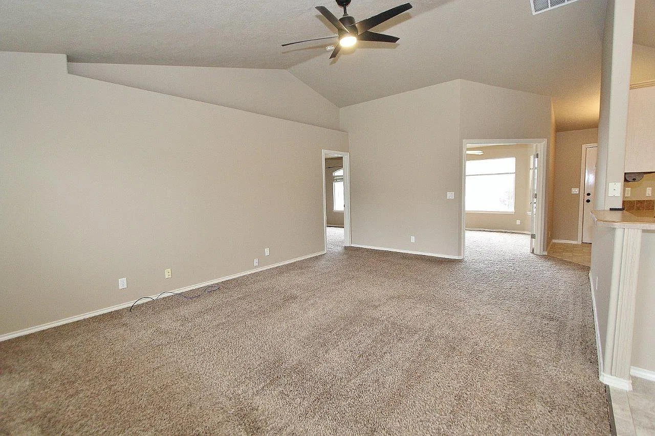 4 bed, 1785 sqft, $2,575 — Photo 4