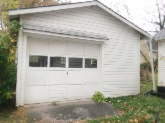 detached garage