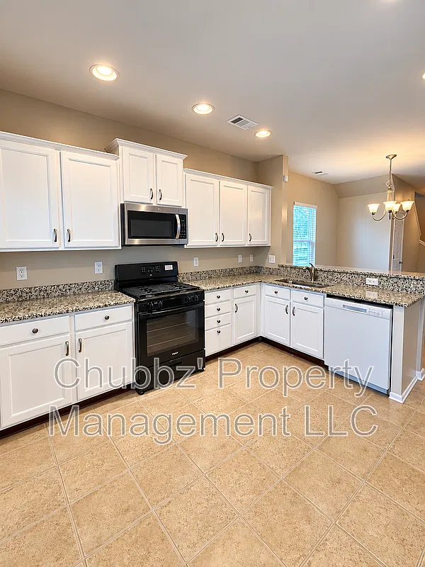 3 bed, 2.5 bath, 2046 sqft, $2,650 — Photo 4