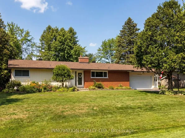 1303 Fairway Dr, Ottawa, ON K4M 1B3