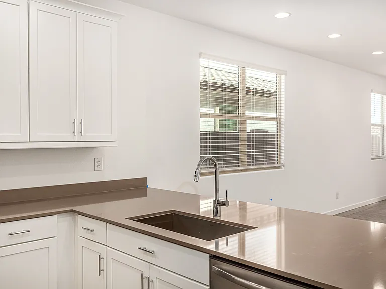 2049 W Sienna Bouquet Pl — Photo 6