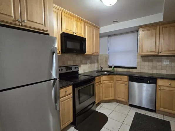7326 N Ridge Ave #1W, Chicago, IL 60645