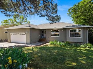 19431 Stonegate Rd, Hidden Valley Lake, CA 95467