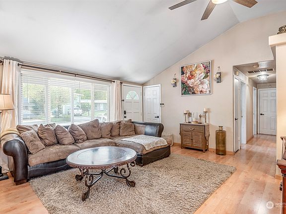 5th image of 505 Riverview Drive NE