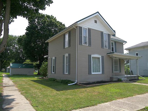 4th image of 210 N Broadway St