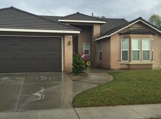 582 S Kenneth Ave, Kerman, CA 93630