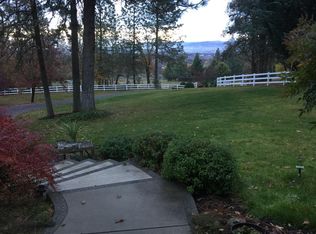 3167 Old Stage Rd, Central Point, OR 97502