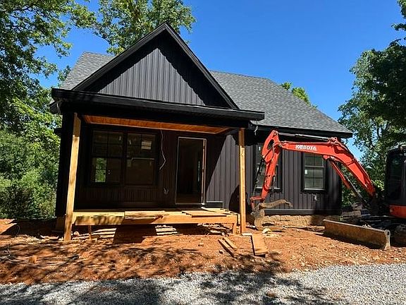 2nd image of 510 Pope Rd