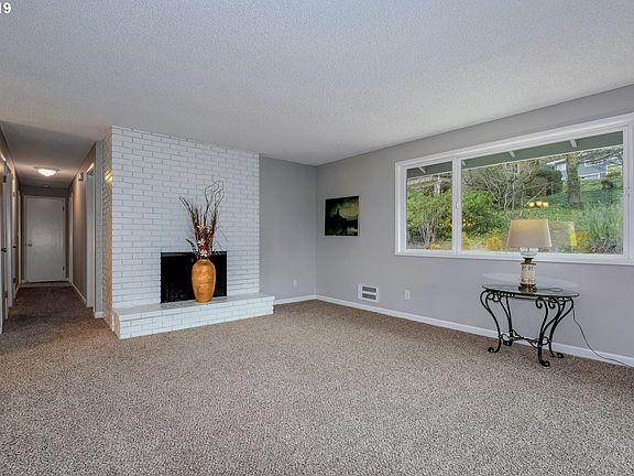 5th image of 3804 E 8th St