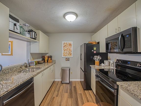 5th image of 14 Prudence Crandall Ln